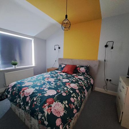 Private And Comfortable Room In Cosy Home Nottingham Buitenkant foto