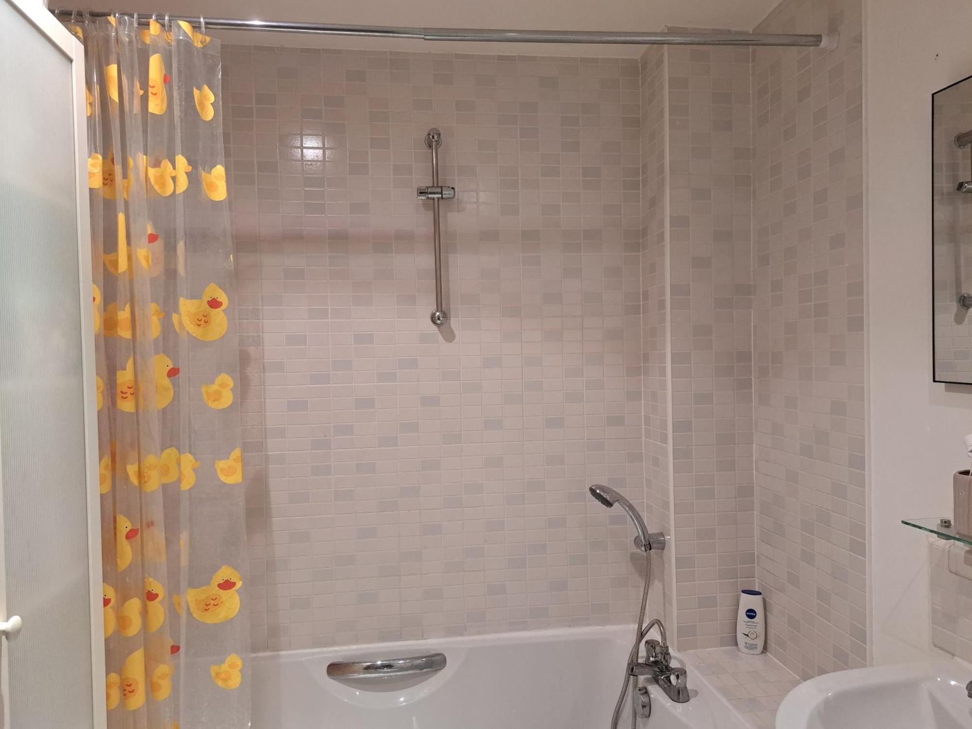 Private And Comfortable Room In Cosy Home Nottingham Buitenkant foto