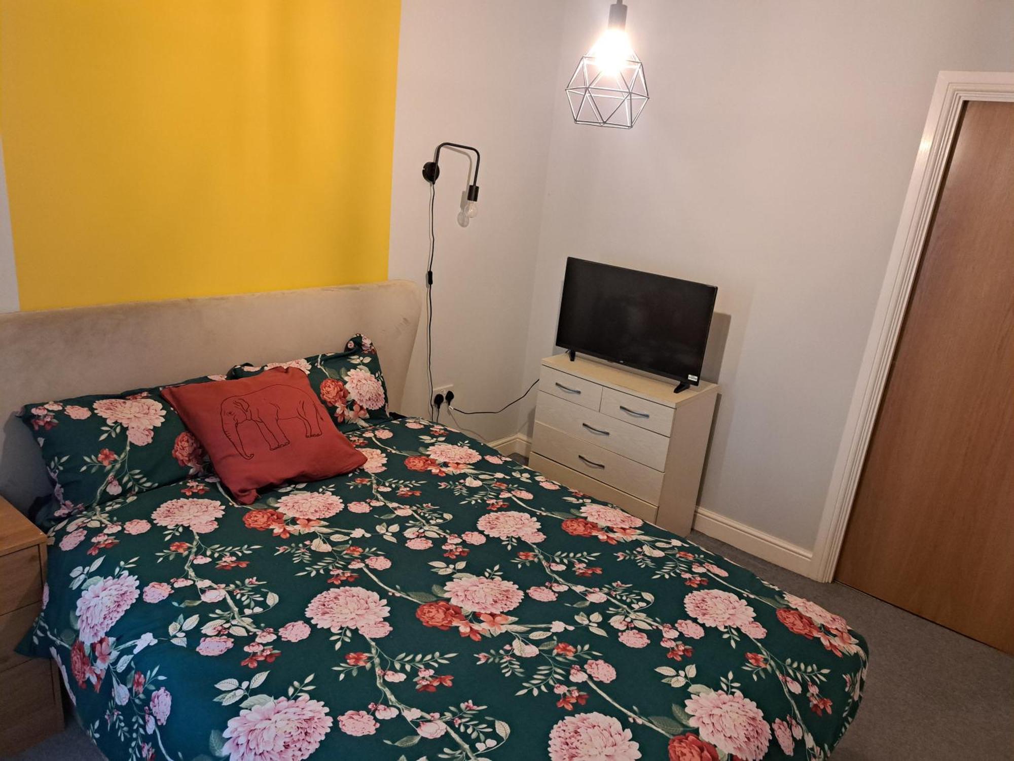 Private And Comfortable Room In Cosy Home Nottingham Buitenkant foto